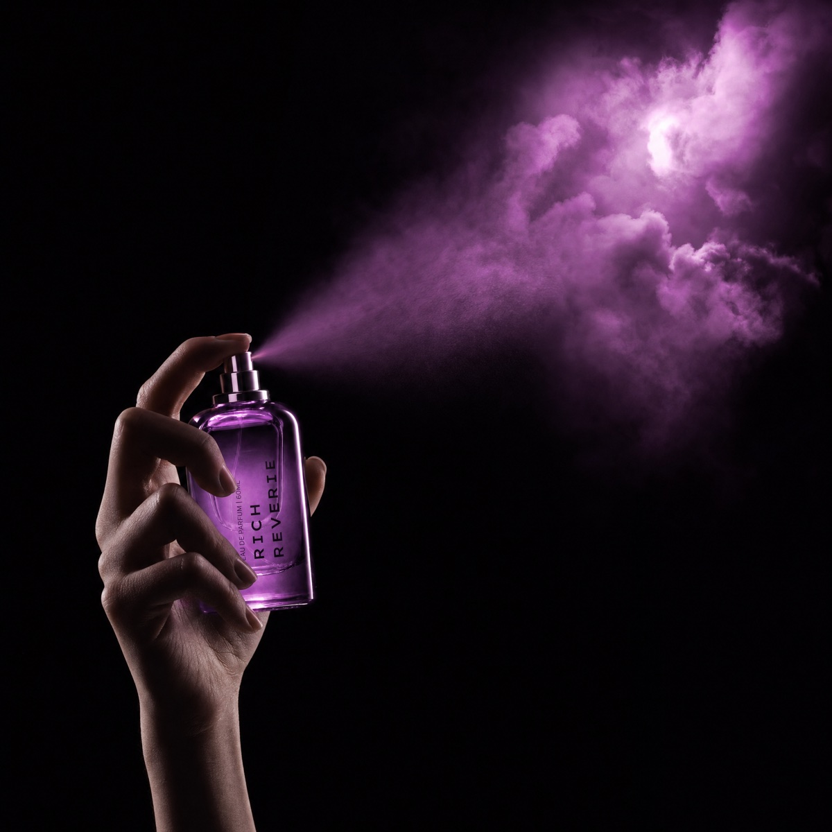Rich Reverie - spraying its world